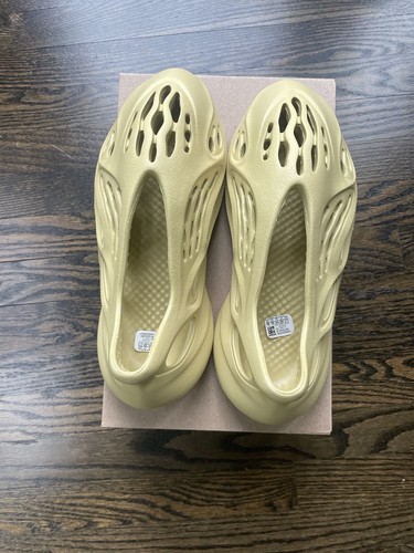 Taglia 10 Yeezy schiuma RNNR zolfo
