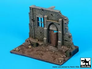 Sección de calle Black Dog 1/72 con base de diorama ruina de casa #3 (150 mm x 90 mm) D72053 - Imagen 1 de 1