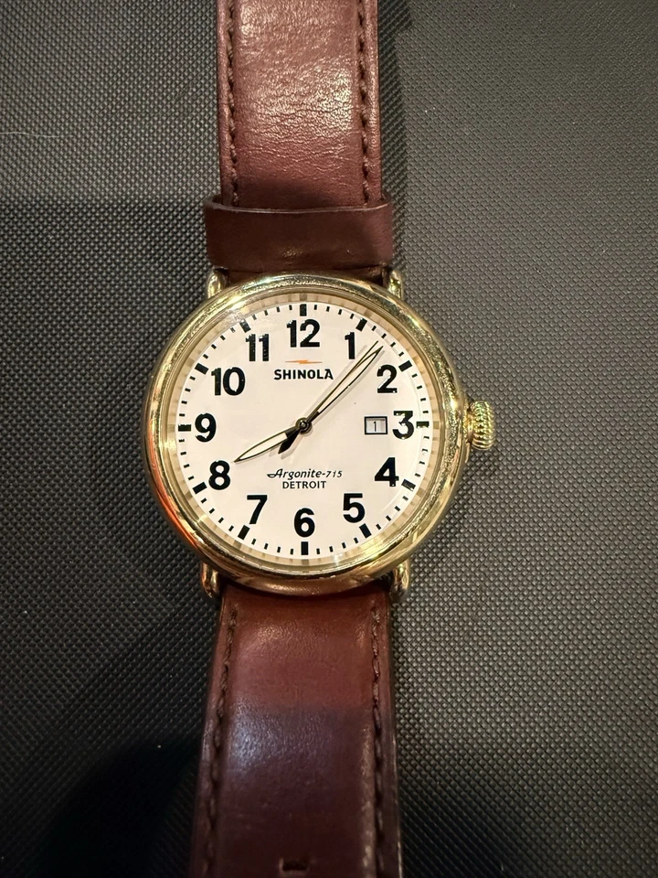 Shinola Runwell 47 mm esfera blanca caja de acero inoxidable dorado correa marrón Foto 1 de 4