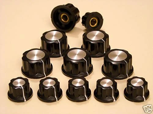 LOT DE 12 BOUTONS MOLETES ENJOLIVEUR ALU  - Image 1 of 1