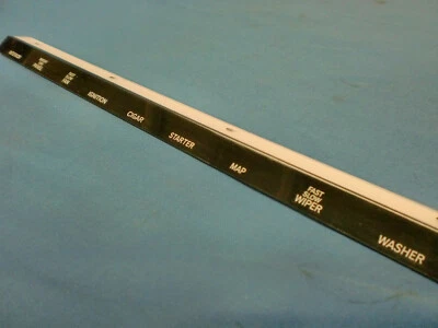 TIRA INDICADORA DE INTERRUPTOR JAGUAR DAIMLER SE ADAPTA A MK2 E-TYPE 250 V8 C15609 - Imagen 1 de 4