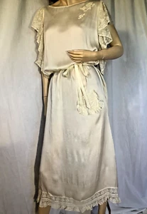 Vestido Vintage Aleta Marfil Seda Satinado Años 20 30 Vestido Deco M Encaje Negligee Volantes - Imagen 1 de 15