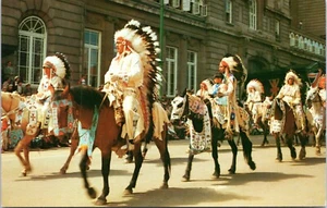 Postal - Stoney First Nations Chrome Parade, Banff, Canadá - Nativo americano - Imagen 1 de 2