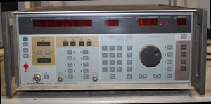 Racal 9087 signal generator - Foto 1 di 2