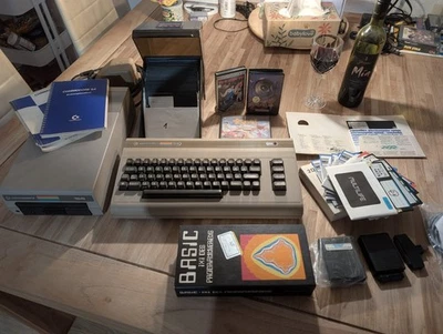 Commodore 64 + 1541 Floppy und viel Zubehör!! c64 + Games - Bild 1 von 3