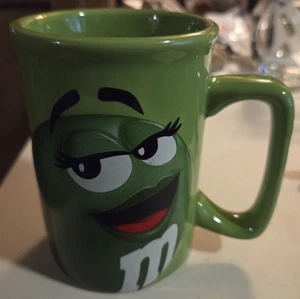 Grüner M&M Kaffeebecher Tasse Keramik - Bild 1 von 9