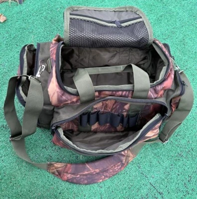 Military Army Camo Duffle Bag Hunting Fishing Gear Catch-All Carry-On Organizer - Image 1 of 4