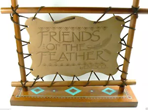 SONDEREDITION 1997 ENESCO FREUNDE DER FEDER LEDER & HOLZ DISPLAY SCHILD - Bild 1 von 2