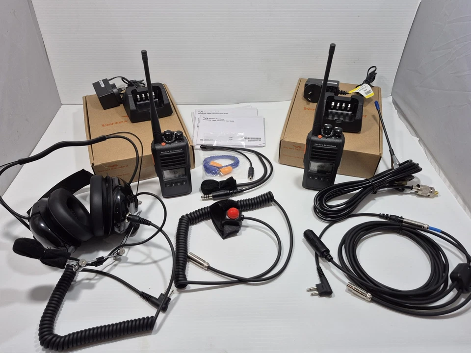 Paquete de dos comunicaciones Vertex Pit to Car Motorsport Bathurst Supercars Racing Foto 1 de 4