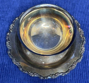 Oneida Silver Plated Sauce Gravy Bowl with Ornate Attached Under Tray Vintage - Picture 1 of 6