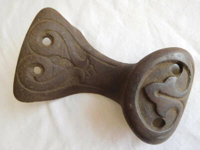 ESTUFA ANTIGUA DE HIERRO FUNDIDO 3,5" de alto bañera PIERNA pies vintage desplazamiento piezas ornamentadas Foto 1 de 4