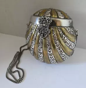 Vintage 2-Tone Metal Clam Shell Purse w/ Chain Strap Black Velvet Lining - Picture 1 of 10