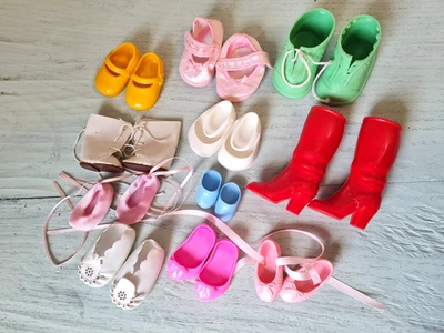 Lot 11 Paires Chaussures Poupées Bella/Zapf Années 80-90 Collection Décoration - Photo 1/4