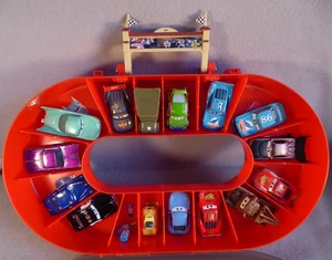 Disney Pixar Cars Rennbahn Tragetasche Set Raceway Los Angeles Speedway Film - Bild 1 von 17