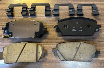 NEW OEM HYUNDAI  SANTA CRUZ / SANTA FE 2021-2026 FRONT BRAKE PAD KIT - Image 1 of 2