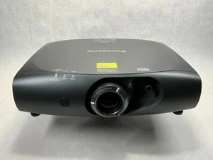 Panasonic PT-RZ470UK 3500 Lumens DLP Video Projector 1280x800 3D Ready 10964 Hrs - Zdjęcie 1 z 7