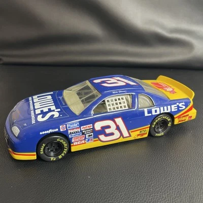 Hasbro/Action Winner's Circle #31 Mike Skinner 1/24 Die Cast Car 1997 Chevy  Foto 1 de 4