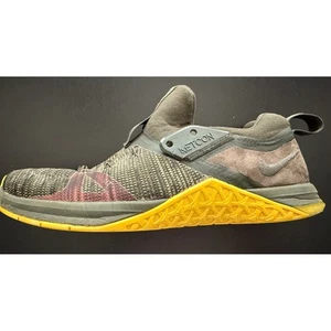 Nike Metcon Flyknit 3 Schuhe Herren 9,5 Mammutbaum/hellzitrone Turnschuhe Sneaker - Bild 1 von 11