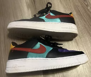 NIKE AIR FORCE 1 LV8 EMB (GS) "NBA" MULTI COLOR - Picture 1 of 6
