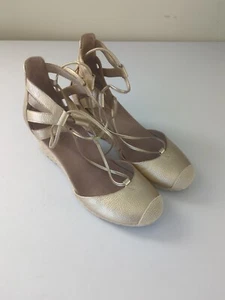 Vionic Womens Calypso Gold Metallic Espadrille Sandal Lace Up Wedge size 6.5 - Picture 1 of 8