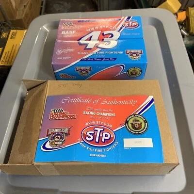Racing Champions Pontiac Grand Prix STP 43 Gracias Bomberos Juego de 2 Oro Foto 1 de 4
