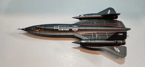 USAF SR-71 "BLACKBIRD" ESCALA 1:144 MODELO DE METAL FUNDIDO CON ENGRANAJE Y SOPORTE - Imagen 1 de 9