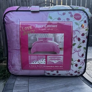 Juicy Couture QUEEN 4pc Reversible Comforter Set Plush Pink/Strawberries & Bows - Picture 1 of 13