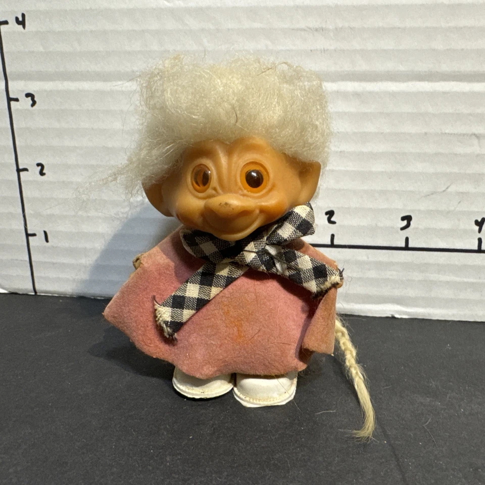 1960-е 2,5 дюйма винтажный наряд и обувь Uneeda Wishnik Troll маленький тролль оранжевые глаза - Изображение 1 из 4
