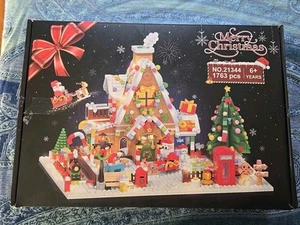 Plaxsoon Christmas Gingerbread House Building Blocks Toy Set with LED Lights, - Picture 1 of 10