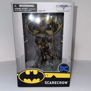 DC Gallery Scarecrow Diamond Select Statue - Picture 1 of 7