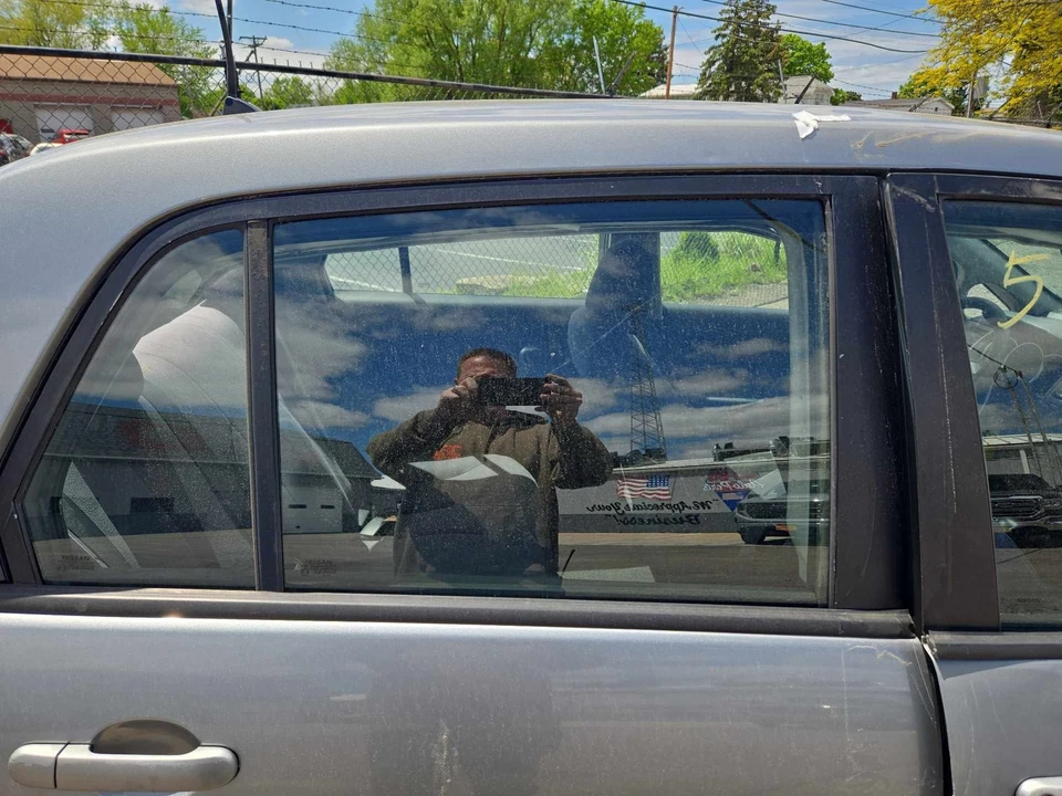 Vidro/janela para porta traseira Nissan Versa direita 07 08 09 10 11 12 - Imagem 1 de 1