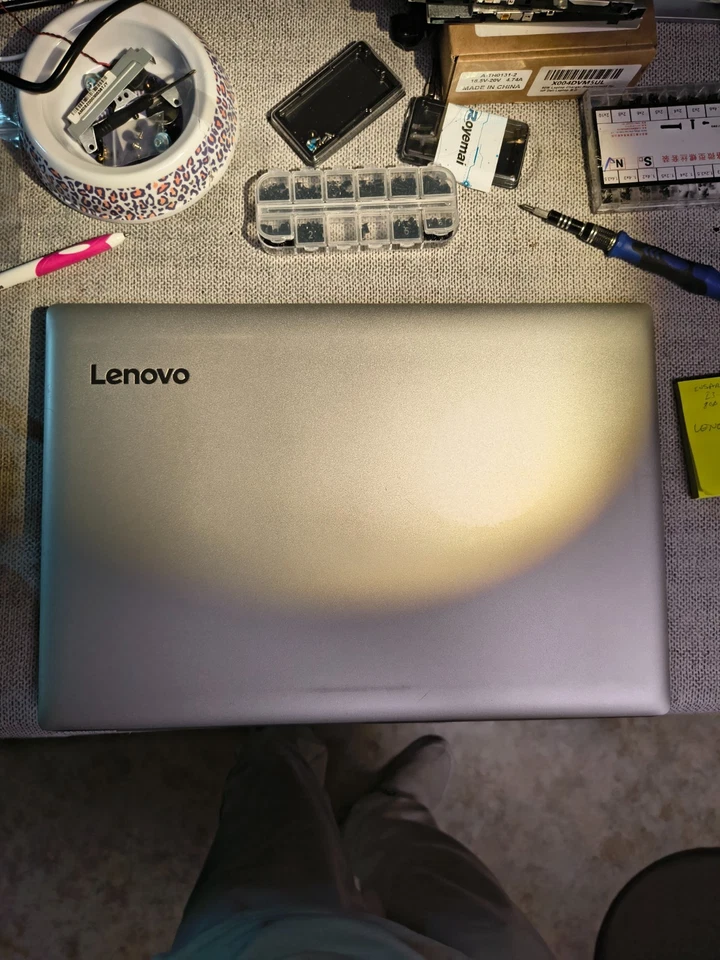 Lenovo IdeaPad 320 15.6" AMD A12-9720P 2.70GHz 12GB 256GB SSD Win11 Pro Foto 1 de 4