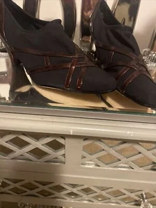 Vaneli  Black Fabric W/ Bronze Trim Leather Sole Pumps Vero Cucio Shoes Size 9M - Picture 1 of 12