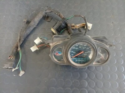 CONTACHILOMETRI KYMCO AGILITY CARRY 50 VETRINO BENZINA ROTTO - Immagine 1 di 4