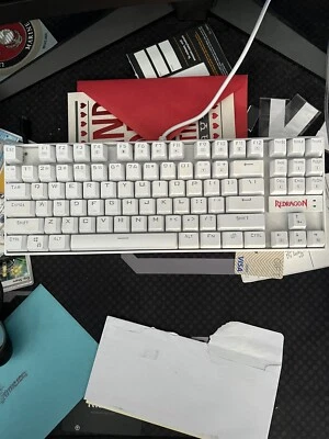 Redragon K552-N KUMARA White Mechanical Gaming Keyboard AND LTC circle pit mouse - Image 1 of 4