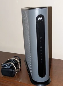 Motorola MG8702 DOCSIS 3.1 Cable Modem + AC3200 Wi-Fi Router. - Picture 1 of 2