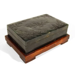 CHINESE SPINACH JADE NEPHRITE BOX CARVED FLOWERS FITTED WOOD STAND ANTIQUE CHINA - Picture 1 of 10