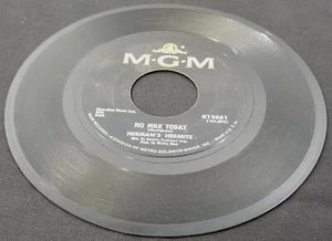 N) Herman's Hermits - No Milk Today - Kind of Hush - 45 RPM Vinyl Record - Picture 1 of 4