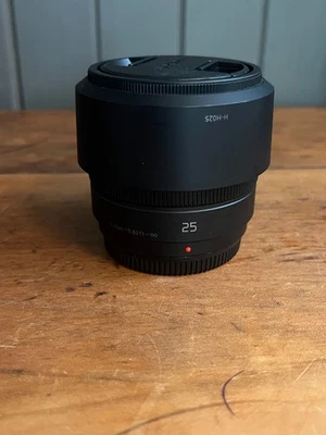 Panasonic LUMIX G 25mm / F1.7 ASPH.  Lens for MFT Black Micro Four Thirds - Image 1 of 4