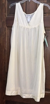 ROPA DE DORMIR VANITY FAIR TALLA GRANDE COLOR LUZ SOLAR NUEVA CON ETIQUETAS 100% NYLON Foto 1 de 4