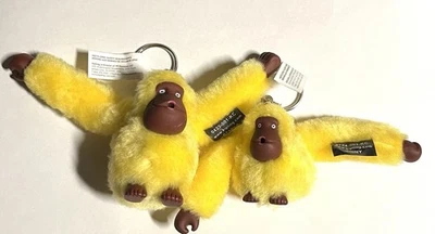 NUEVO SIN ETIQUETAS Dos (2) KIPLING Monos Amarillo Brillante 3” y 2” Llavero Anillo Bolso Dije Llavero Foto 1 de 4