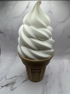 Übergroße 10" Soft Serve Eistüte Display Requisite - Vanille - Bild 1 von 4