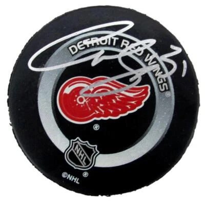 Disco de hockey firmado/autografiado por Curtis Joseph Detroit Red Wings JSA 197336 Foto 1 de 2