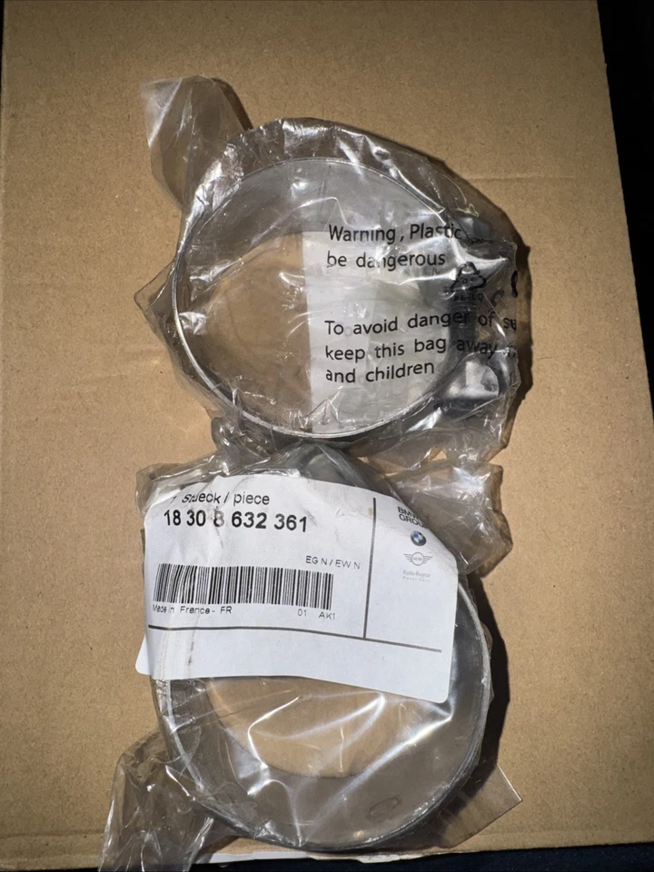 Abrazadera de escape genuina BMW N20 18308632361 NUEVA Foto 1 de 3