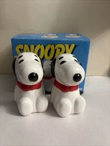 Vintage Peanuts Snoopy salt & pepper shaker set Benjamin & Medwin New With Box - Picture 1 of 5