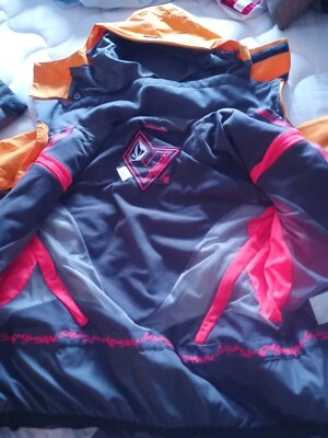 volcom nimbus snowboarding jacket - Image 1 of 4