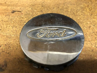 Ford Escort, Focus: 1991, 1992, 1993, 1994 - 2004, tapa cromada de 2 pulgadas Foto 1 de 4