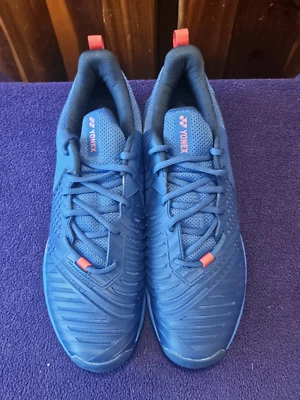 YONEX POWER CUSHION SONICAGE3 HOMBRE TIERRA BATIDA - AZUL MARINO/ROJO - NUEVO EN CAJA Foto 1 de 4
