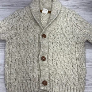 Suéter cárdigan tejido con cable cuello chal beige talla 9 meses H&M - Imagen 1 de 9