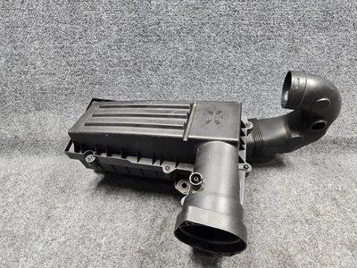 AUDI Q3 2015-2018 2,0 L QUATTRO ADMISIÓN FILTRO DE AIRE CAJA CON CARCASA OEM Foto 1 de 4